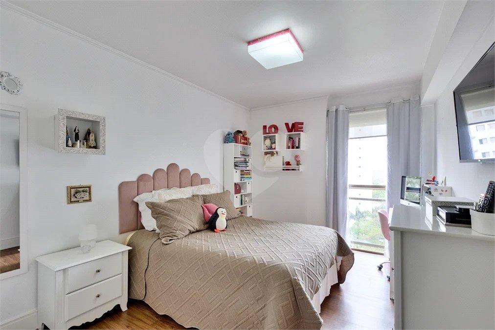 Apartamento à venda com 3 quartos, sendo 1 suíte, em Jardim Marajoara, São Paulo, SP