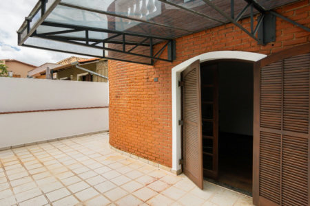 Sobrado à venda 187m² com 5 quartos, sendo 2 suítes, em Conjunto Residencial Butantã próximo à USP