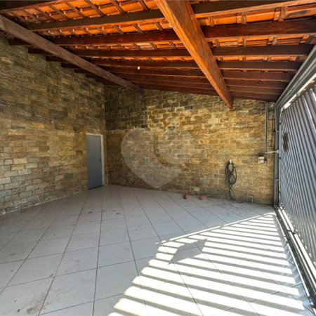 Casa á venda, com 2 Dormitórios e Edícula, em São Carlos-SP.