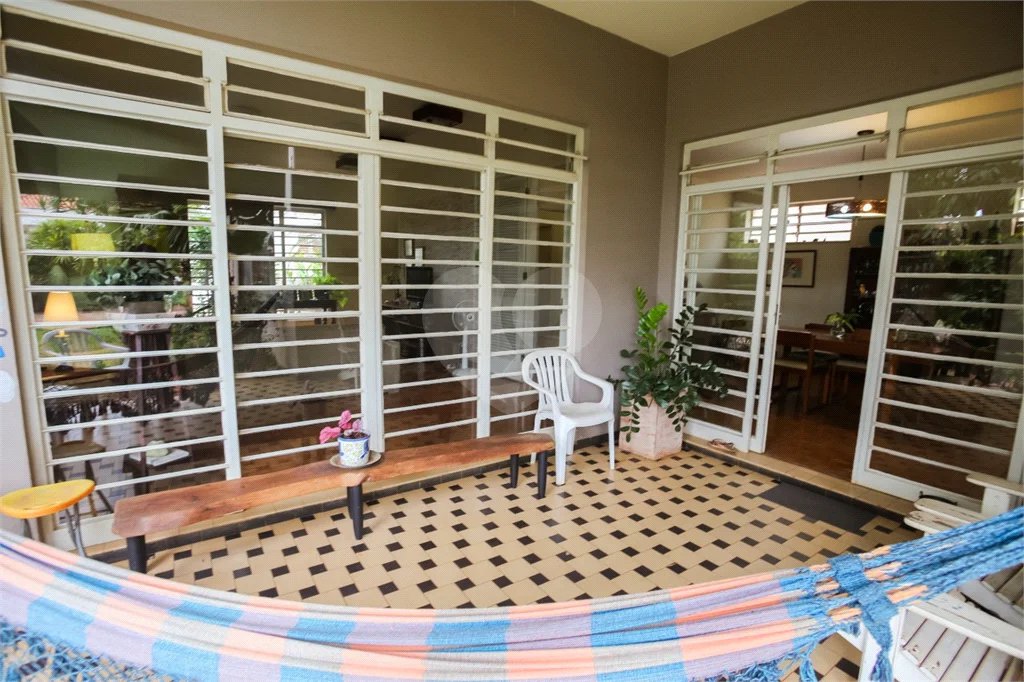 Casa à venda com excelente localização comercial