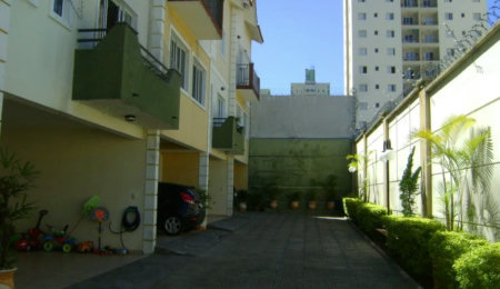 Casa à venda com 3 quartos, sendo 1 suíte, no condomínio Res Green Ville, São Paulo - SP