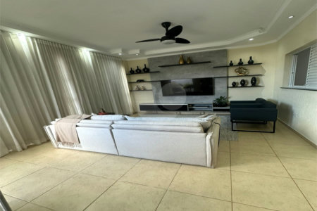 Casa térrea 2 quartos 1 suíte e piscina. Jardim Embaré