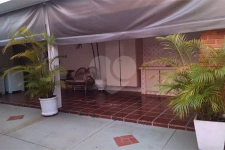 Imóvel para venda ou locação na região Central .