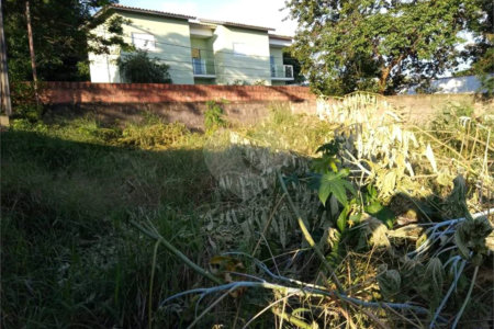 Terreno com 942,00 m² .