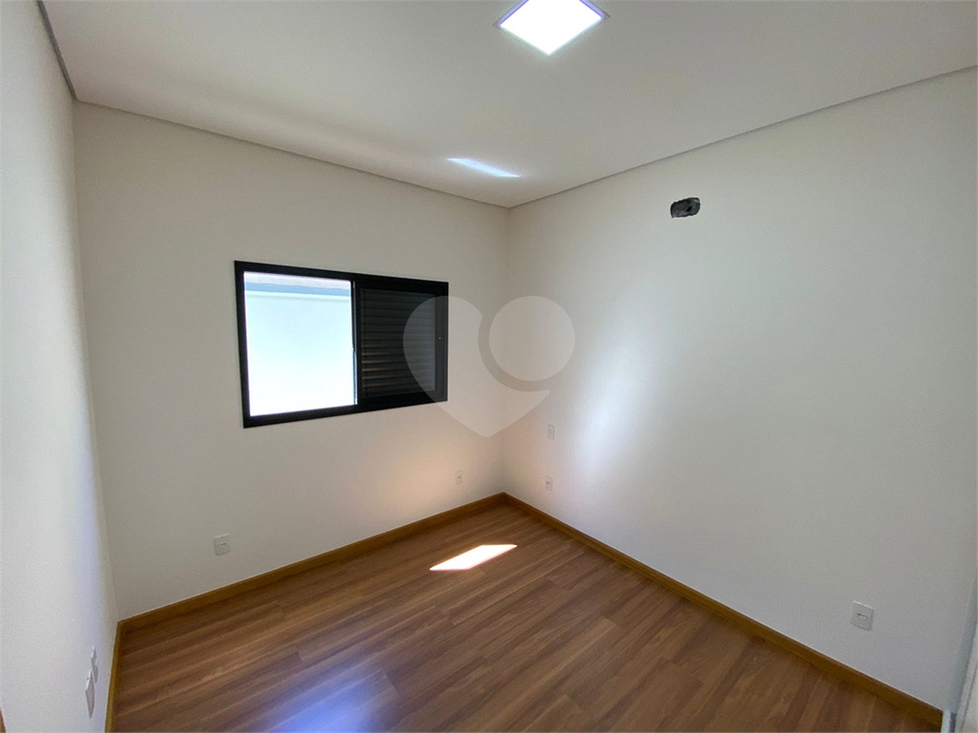 Casa térrea para venda no condomínio Residencial Quebec