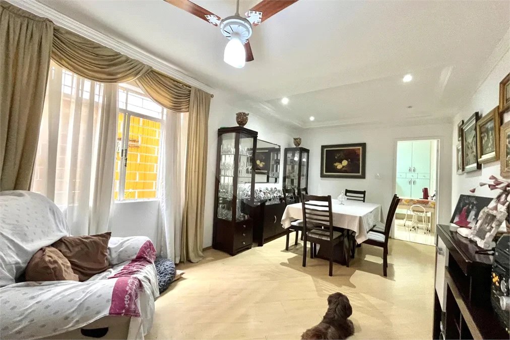 Casa à venda com 160m², 3 quartos e 2 vagas