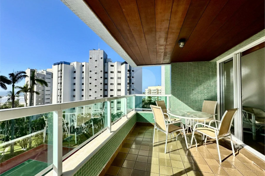 Apartamento à venda com 4 quartos, sendo 1 suíte, em Riviera de São Lourenço, Bertioga, SP