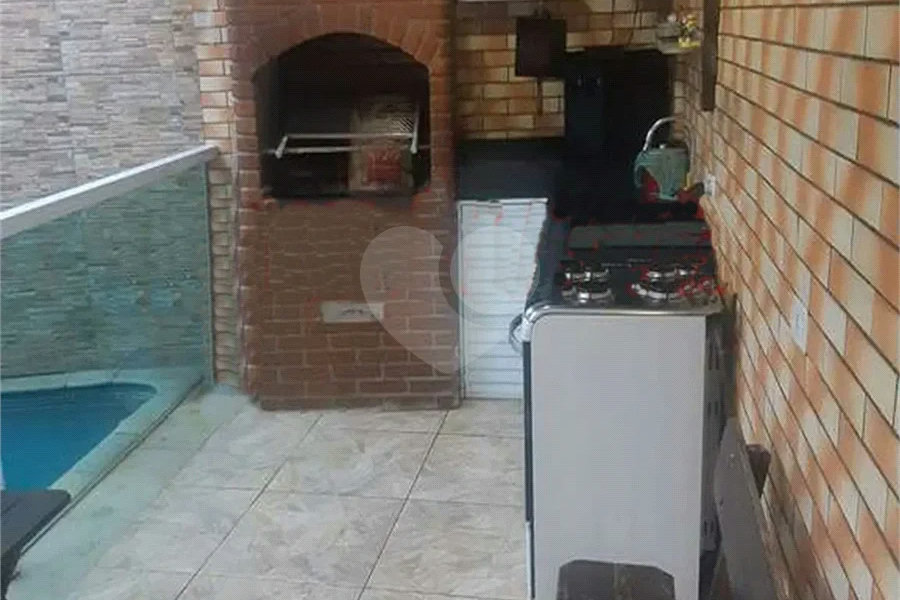 Sobrado Moderno à Venda na Pedra Branca, 3 Dormitórios, 1 Suíte, Piscina
