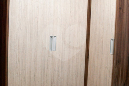Apartamento à venda com 2 dormitórios no Monte Logan, São Carlos
