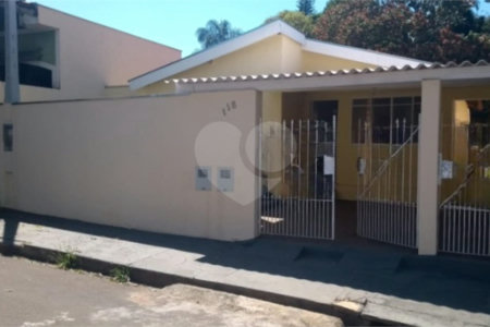 Casa á venda no Jardim são Batista.