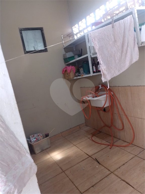 Casa térrea para venda, com 3 dormitórios, sendo 1 suíte.