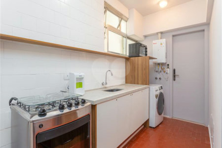 Excelente oportunidade para reformar e ficar com o apartamento dos seus sonhos!