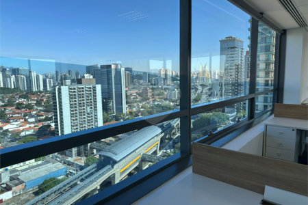 Conjunto comercial com 266m², 8 vagas, para locação no Brooklin
