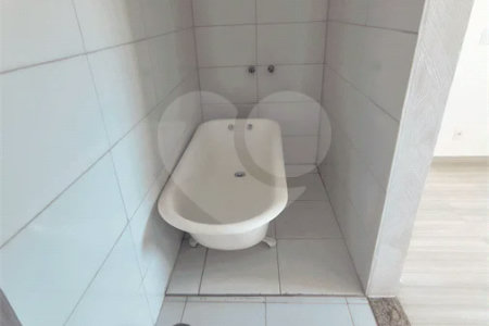 Casa com Suíte Master, Closet, Piscina e Espaço Gourmet Próxima ao Parque Ecológico- 03 quartos -com quintal