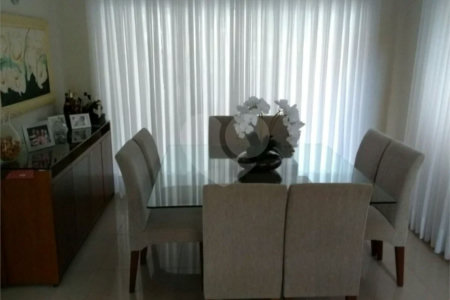 Casa à venda com 3 quartos, sendo 2 suítes, em Condomínio Residencial Terras do Oriente, Valinhos, SP
