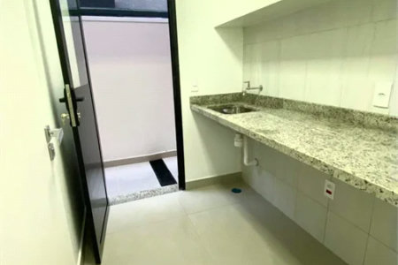 Casa à venda com 3 quartos, sendo 3 suítes, no condomínio Residencial The Square Village, Cotia - SP
