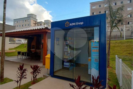 Apartamento no Condomínio Parque dos Jacarandás.
