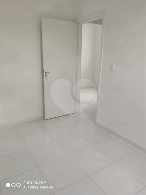 Apartamento no Condomínio Parque dos Manacás.