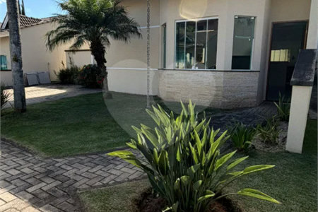 Casa em Condômino com 3 suítes para Locação