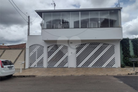 Sobrado espetacular.