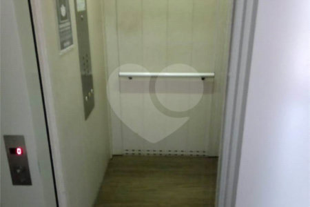Apartamento no Condomínio Portal do Sol.