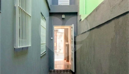 Sobrado à venda com 4 quartos em Vila Paulo Silas, São Paulo, SP