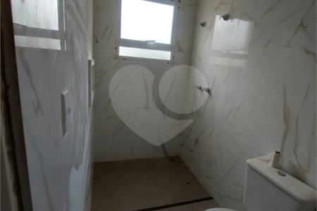 Sobrado à venda com 3 quartos, sendo 1 suíte, em Vila Omízollo, Louveira, SP