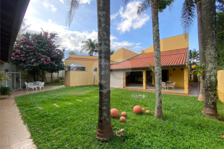 Casa térrea no Condomínio Parque Faber I