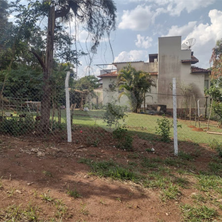 Terreno á venda no Jardim Sambambaia
