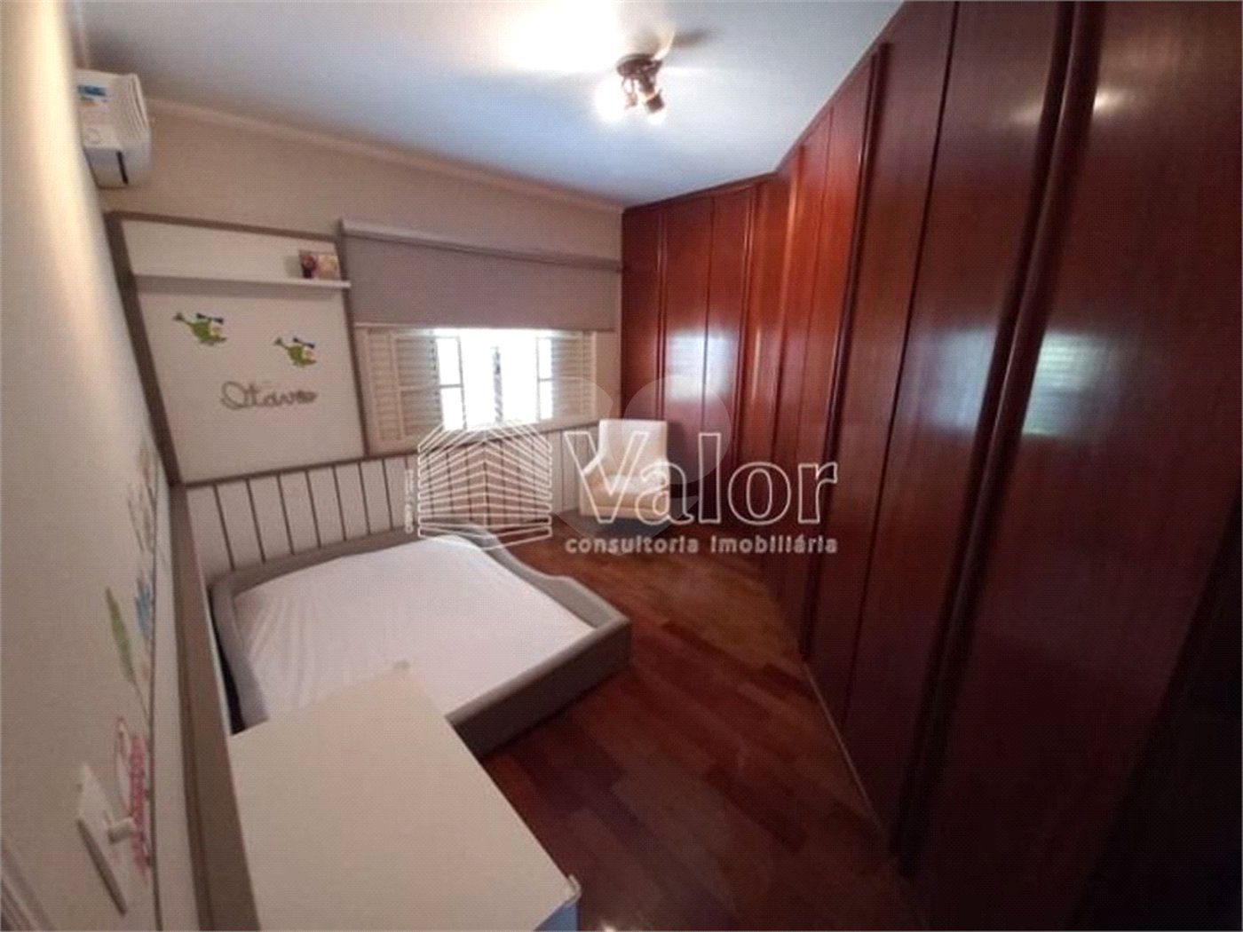 Sobrado no Condomínio Residencial Sabará