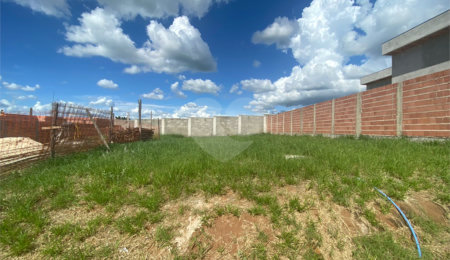 Terreno à venda no condomínio Residencial Villeneuve, São Carlos - SP