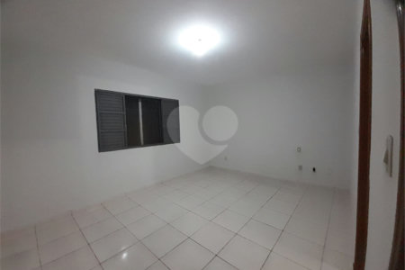 Casa de Alto Padrão à Venda e Locação no Parque Santa Mônica - São Carlos