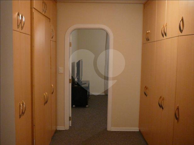 APARTAMENTO UM POR ANDAR!