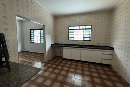 Casa para alugar com 3 quartos, sendo 1 suíte,  em Santos Dumont, Três Lagoas, MS