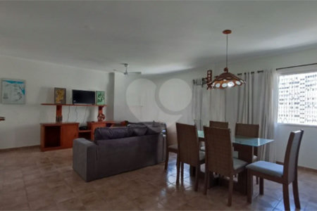 APARTAMENTO 2 QUARTOS (+1 REV.) MOBILIADO P/ALUGAR NO GUARUJÁ/PITANGUEIRAS 96m2 VISTA MAR