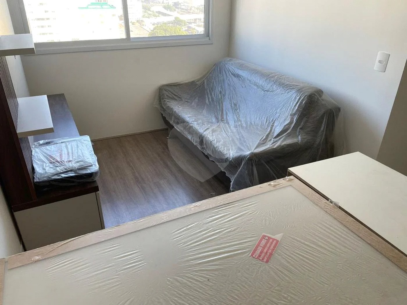 Apartamento mobiliado, novo, com 38m útil, ótima localização REF:903711