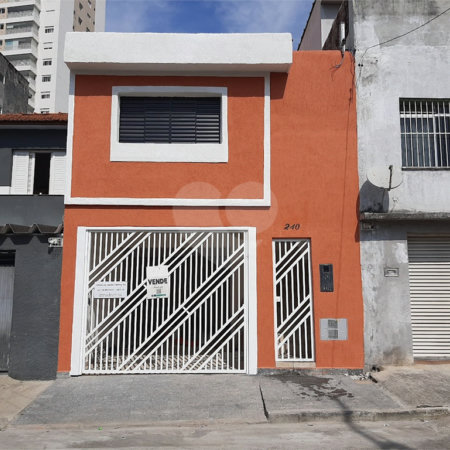 Sobrado á Venda no Ipiranga, 3 dormitórios, 2 vagas na garagem, reformado