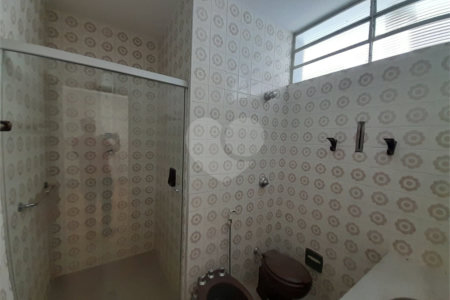 Casa Disponível para Venda ou Locação na Vila Nery – Ideal para Residência ou Comércio