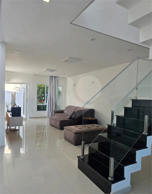Casa á Venda 185m², 3 quartos- Residencial Solaris- Mogi das Cruzes
