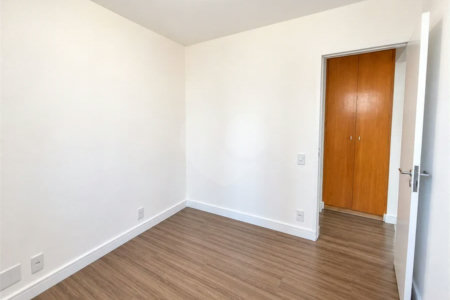 Apartamento de 44 m² com 2 dormitórios, varanda integrada e 1 vaga na Vila Guarani