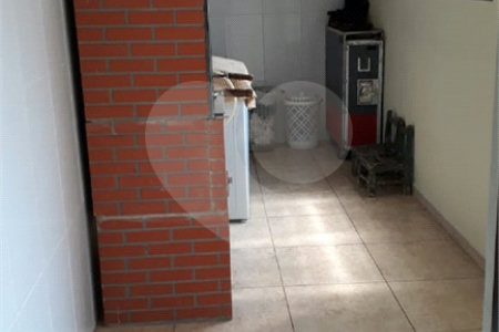 Sobrado à venda com 3 quartos em Jardim Bicão, São Carlos, SP