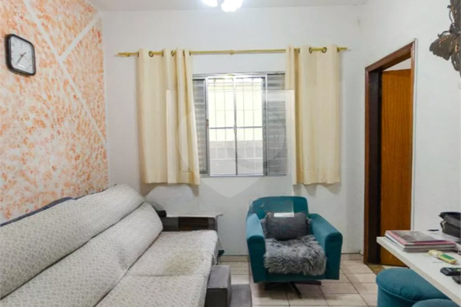 Sobrado à venda com 4 quartos, sendo 2 suítes,  em Jardim Líbano, São Paulo, SP