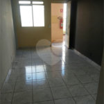 Apartamento no Condomínio Residencial Jardim das Torres.