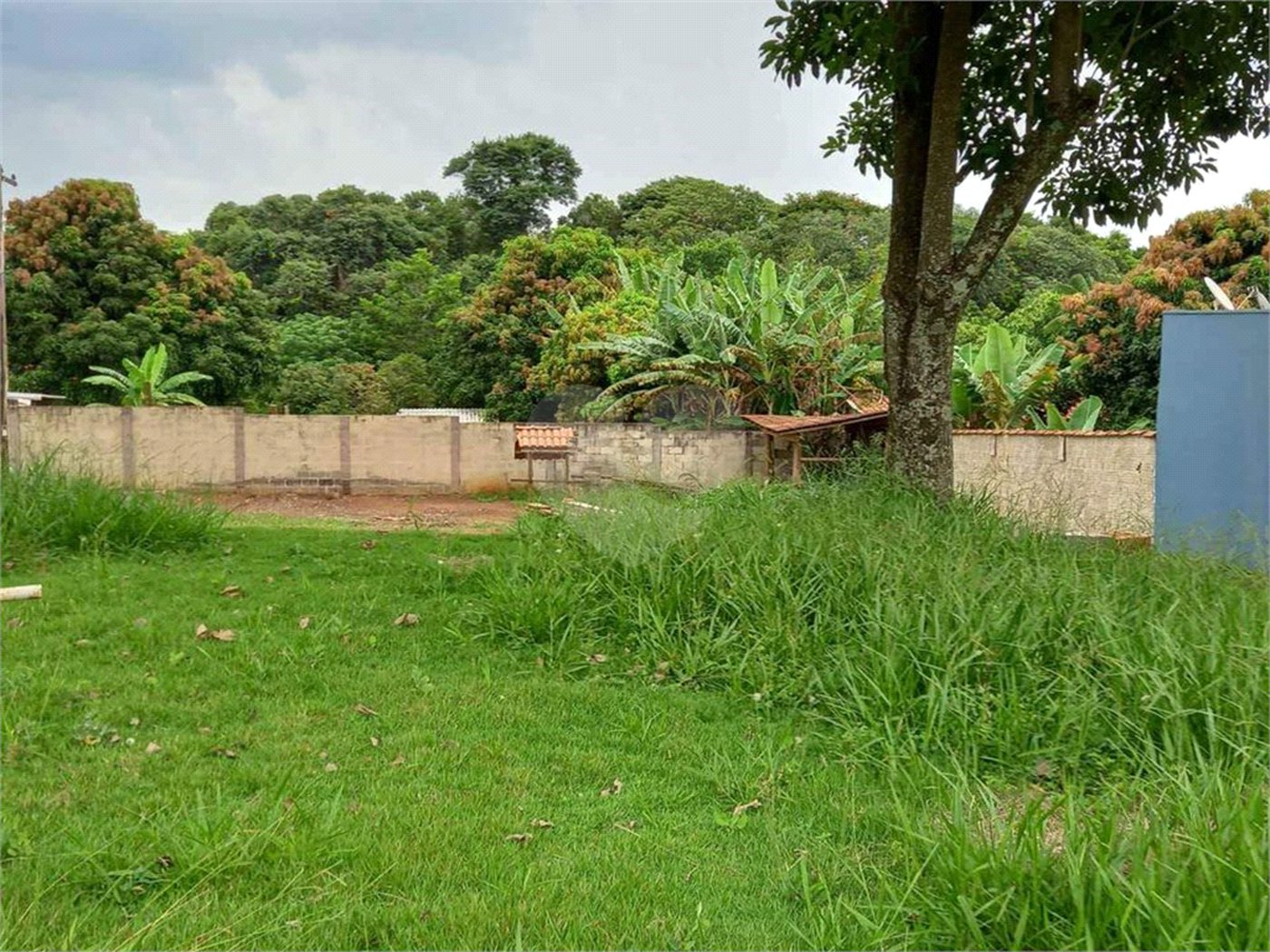 Terreno com 2.010,00 m² .