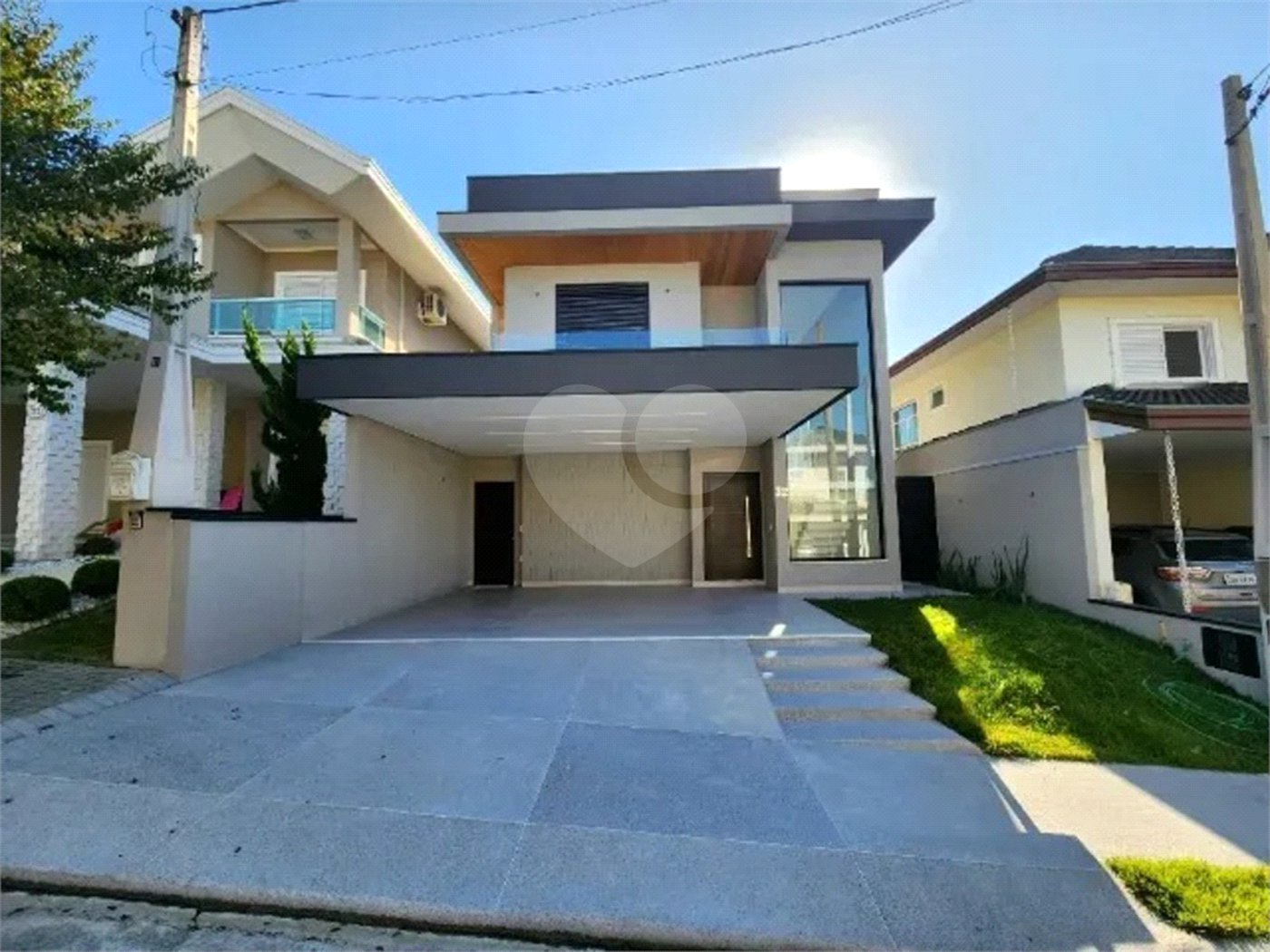 CASA A VENDA 280M², 4 DORMITORIOS, 4 SUITES, 4 VAGAS - URBANOVA - SÃO JOSÉ DOS CAMPOS/SP.