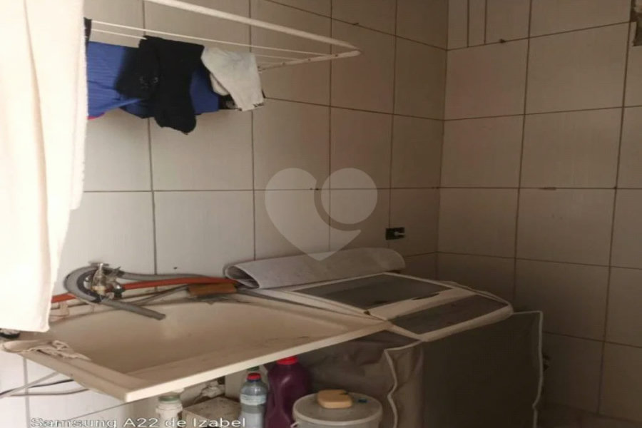 Terreno grande com 2 casas em São Paulo! Casas bem arejadas.