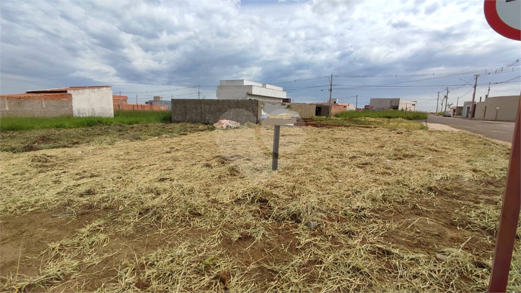 Terreno à Venda em São Carlos, no bairro Jardim Embaré