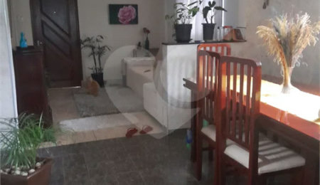 Casa à venda com 3 quartos, sendo 1 suíte, em Vila Industrial, Mogi das Cruzes, SP