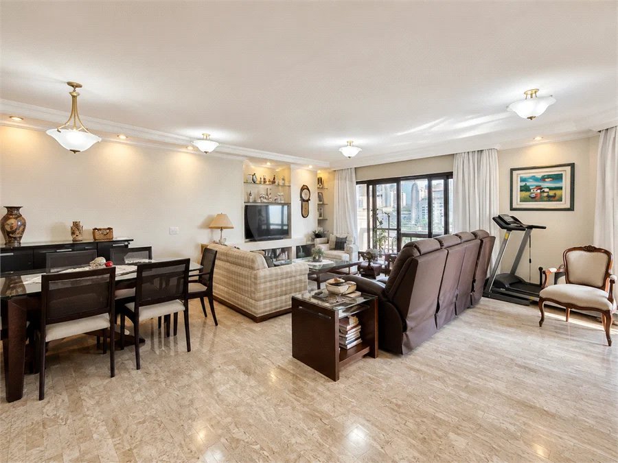 Apartamento de 184 m² em andar alto com 4 dormitórios e 3 vagas em Perdizes