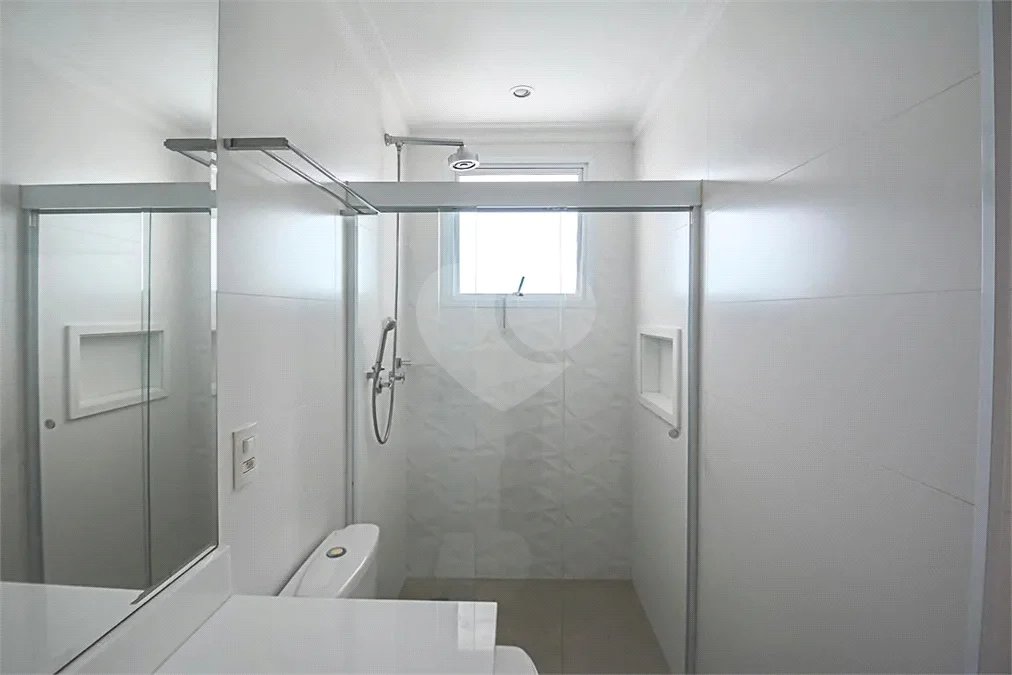 Cobertura de 260 m² em São Bernardo do Campo, com 4 dormitórios, 3 suítes, piscina privativa, espaço gourmet e vista livre. Viva esse privilégio! Agende sua visita e encante-se!